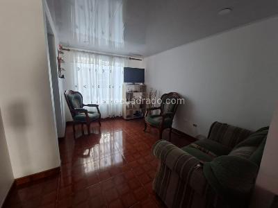 Casa de 5 alcobas en venta en Madelena Ii, Bogotá, 180 m² · foto 3 de 20