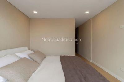 Apartamento de 2 alcobas en venta en Loa Cedros, Bogotá, 178 m² · foto 4 de 18