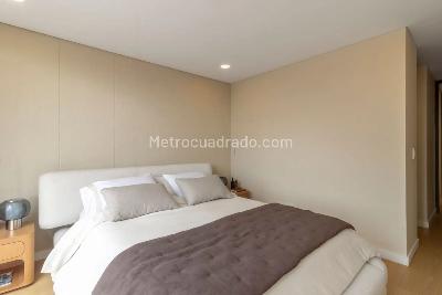 Apartamento de 2 alcobas en venta en Loa Cedros, Bogotá, 178 m² · foto 7 de 18