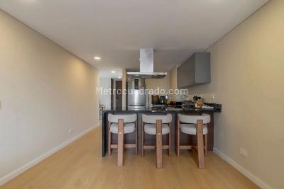 Apartamento de 2 alcobas en venta en Loa Cedros, Bogotá, 178 m² · foto 9 de 18