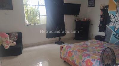 Casa de 5 alcobas en venta en La Estacion, Girardot, 122 m² · foto 4 de 8