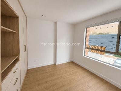 Apartamento de 3 alcobas en venta en Santa Barbara Oriental, Bogotá, 151 m² · foto 7 de 12