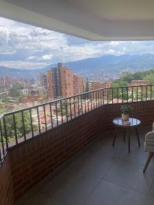 Apartamento de 3 alcobas en venta en El Poblado, Medellín, 174 m² · foto 9 de 14