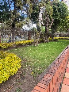 Casa de 4 alcobas en venta en Santa Ana Occidental, Bogotá, 200 m² · foto 2 de 17