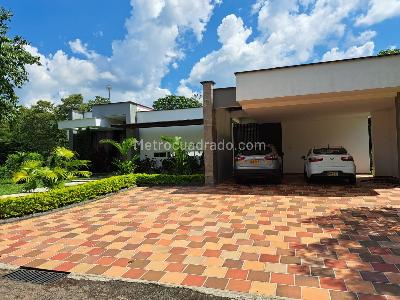 Casa de 5 alcobas en venta en El Cairo, Villavicencio, 1450 m² · foto 2 de 20