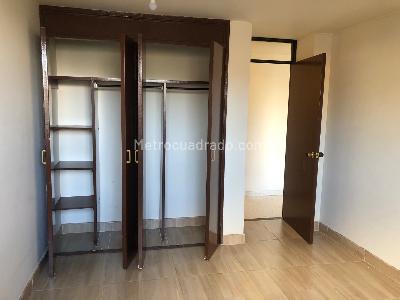 Apartamento de 2 alcobas en venta en Centro Nariño Sur, Bogotá, 60 m² · foto 4 de 9