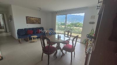 Apartamento de 3 alcobas en venta en Varsovia, Ibagué, 90 m² · foto 2 de 6