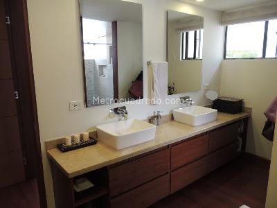 Apartamento de 4 alcobas en venta en Buganvilla Multicentro, Bogotá, 274 m² · foto 19 de 20