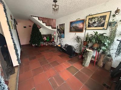 Casa en venta en La Alborada Cerca A Cafam De La Floresta, Bogotá · foto 4 de 18