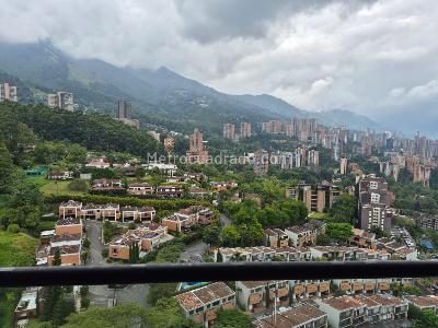 Apartamento de 3 alcobas en venta en El Poblado, Medellín, 122 m² · foto 16 de 20