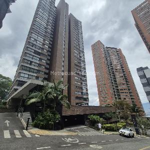 Apartamento de 3 alcobas en venta en El Poblado, Medellín, 122 m² · foto 17 de 20