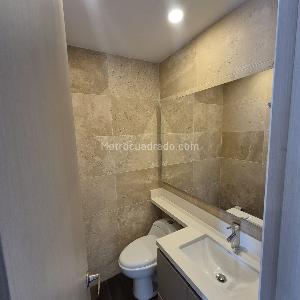 Apartamento de 3 alcobas en venta en El Poblado, Medellín, 122 m² · foto 18 de 20