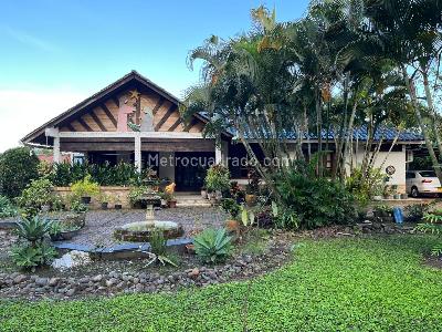 Casa de 5 alcobas en venta en Vanguardia, Villavicencio, 1300 m² · foto 2 de 13