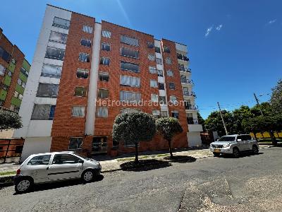 Apartamento en venta en Mazuren Colina, Bogotá · foto 2 de 19