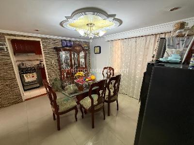 Casa en venta en Alamos Norte, Bogotá · foto 3 de 15