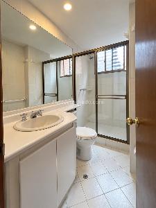 Apartamento de 2 alcobas en venta en Chapinero Alto, Bogotá, 84 m² · foto 8 de 14