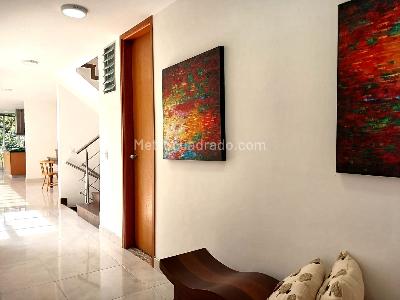 Casa de 5 alcobas en venta en La Doctora, Sabaneta, 238 m² · foto 3 de 20
