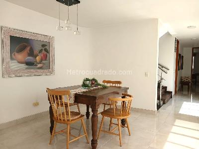 Casa de 5 alcobas en venta en La Doctora, Sabaneta, 238 m² · foto 5 de 20