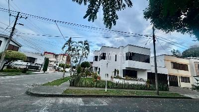 Casa de 5 alcobas en venta en Las Mercedes, Palmira, 422 m² · foto 2 de 12