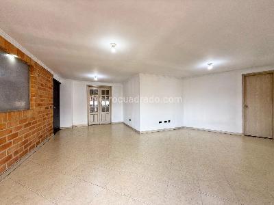 Apartamento de 3 alcobas en venta en Conquistadores, Medellín, 104 m² · foto 2 de 19