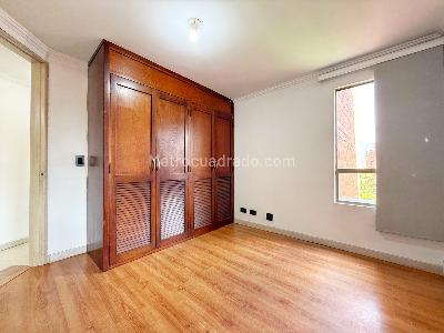 Apartamento de 3 alcobas en venta en Conquistadores, Medellín, 104 m² · foto 13 de 19