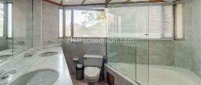 Apartamento de 3 alcobas en venta en El Nogal, Bogotá, 220 m² · foto 10 de 18