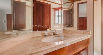 Apartamento de 3 alcobas en venta en El Nogal, Bogotá, 220 m² · foto 13 de 18