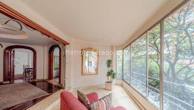 Apartamento de 3 alcobas en venta en El Nogal, Bogotá, 220 m² · foto 5 de 18