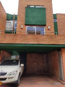 Casa de 4 alcobas en venta en Gratamira Campestre, Bogotá, 264 m² · foto 5 de 20