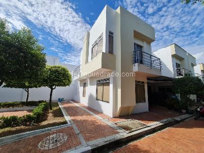 Casa de 4 alcobas en venta en Conjunto La Fontana, Girardot, 78 m² · foto 2 de 20