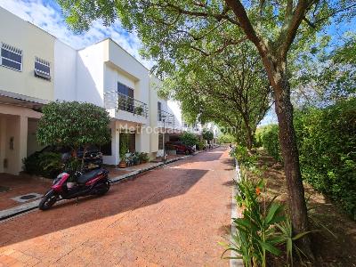 Casa de 4 alcobas en venta en Conjunto La Fontana, Girardot, 78 m² · foto 7 de 20
