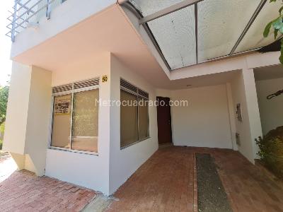 Casa de 4 alcobas en venta en Conjunto La Fontana, Girardot, 78 m² · foto 9 de 20