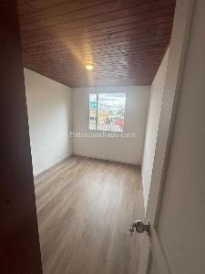 Apartamento de 3 alcobas en venta en Aures 1, Bogotá, 50 m² · foto 8 de 13