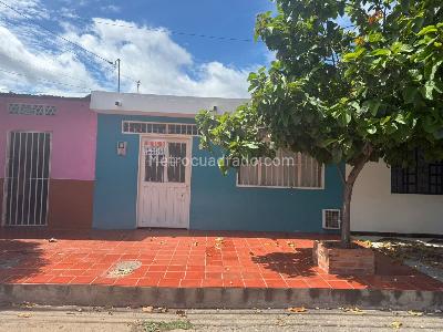 Casa de 2 alcobas en venta en Gaitan, Girardot, 120 m² · foto 4 de 17