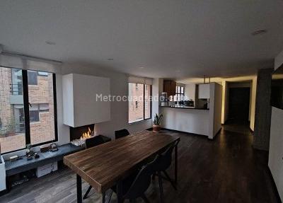 Apartamento de 2 alcobas en venta en La Carolina, Bogotá, 86 m² · foto 2 de 11