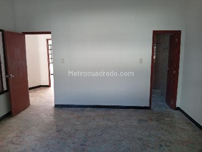 Casa de 4 alcobas en arriendo en La Magdalena, Girardot, 198 m² · foto 9 de 20