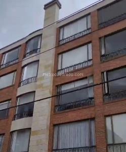 Apartamento de 4 alcobas en venta en Santa Paula, Bogotá, 209 m² · foto 2 de 16