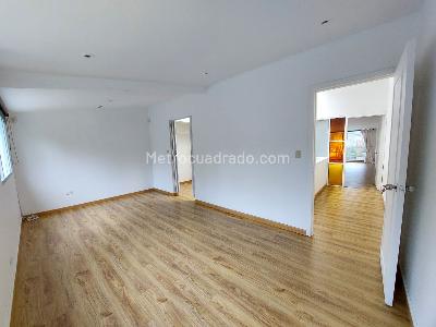 Casa de 5 alcobas en venta en Santa Ana Occidental, Bogotá, 405 m² · foto 18 de 20
