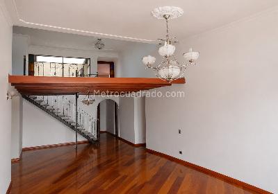 Apartamento en venta en Santa Maria Del Lago, Bogotá · foto 2 de 12