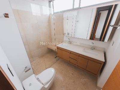 Apartamento de 3 alcobas en venta en El Poblado, Medellín, 217 m² · foto 12 de 20