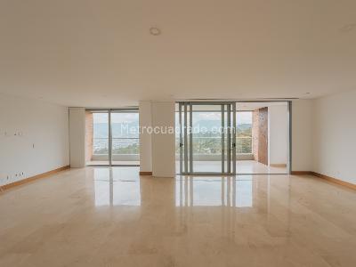 Apartamento de 3 alcobas en venta en El Poblado, Medellín, 217 m² · foto 8 de 20