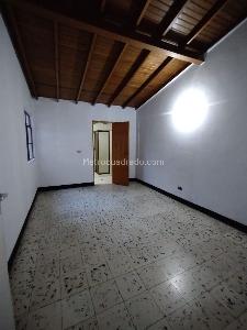 Casa de 5 alcobas en venta en El Velodromo, Medellín, 220 m² · foto 13 de 20