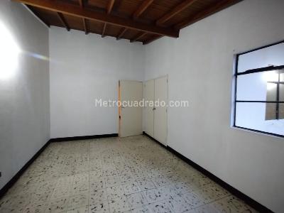 Casa de 5 alcobas en venta en El Velodromo, Medellín, 220 m² · foto 14 de 20