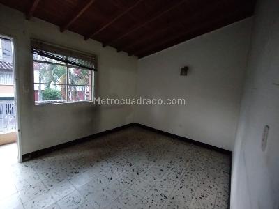 Casa de 5 alcobas en venta en El Velodromo, Medellín, 220 m² · foto 5 de 20