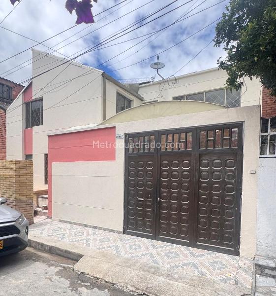 Casa en Arriendo, LAGO TIMIZA Castilla Marsella, Bogotá D.C.