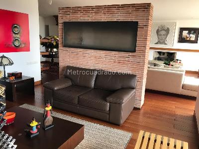 Apartamento en venta en Santa Barbara Alta, Bogotá · foto 3 de 10
