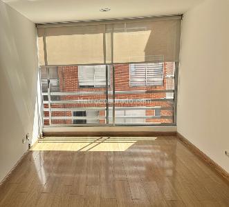 Apartaestudio en venta en Bella Suiza, Bogotá, 46 m² · foto 2 de 12