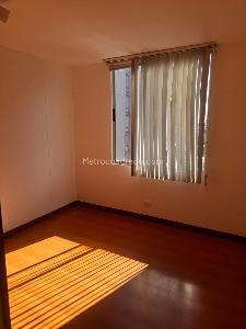 Apartamento de 4 alcobas en venta en Pontevedra, Bogotá, 111 m² · foto 5 de 7