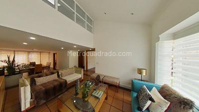Casa de 4 alcobas en venta en Colina Campestre, Bogotá, 239 m² · foto 2 de 14