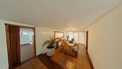 Casa de 4 alcobas en venta en Colina Campestre, Bogotá, 239 m² · foto 3 de 14